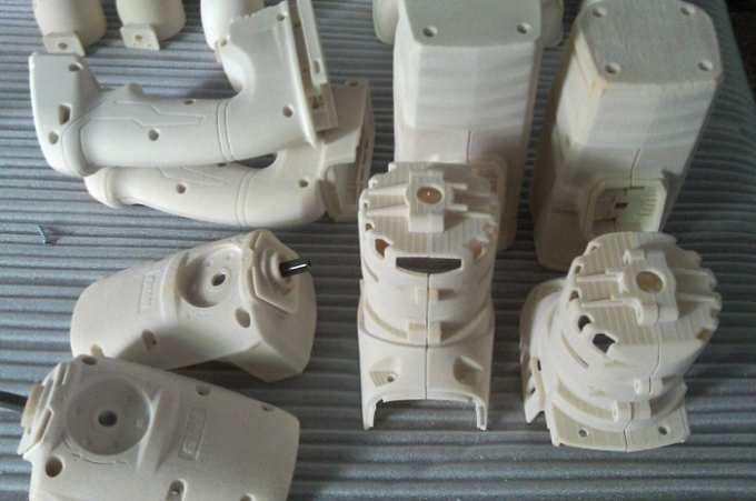 Fazer à máquina plástico do CNC presta serviços de manutenção ao   3D de SLS que imprime a alta resolução