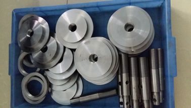 China Protótipos feitos à máquina CNC suaves do aço da elevada precisão para lâmpadas e lanternas fornecedor